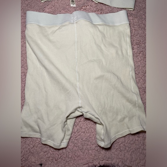 SKIMs Ribbed Cream Set - Picture 3 of 6